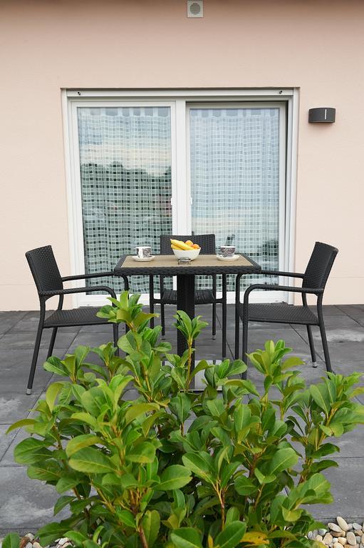 L-Appartements Бурґау Екстер'єр фото